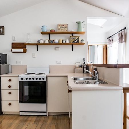 Kowhai Cottage & Studio ラグラン エクステリア 写真